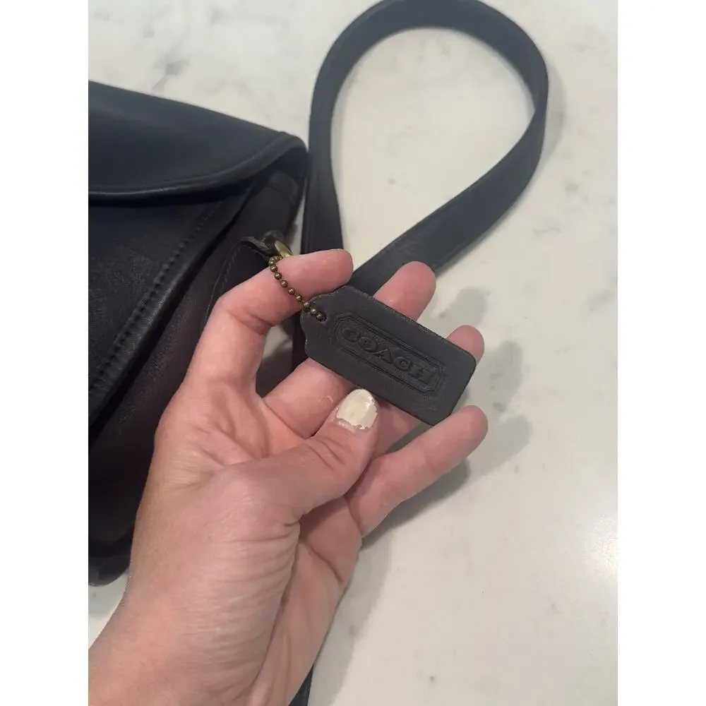 COACH Rare Vintage Devon Turnlock Crossbody Bag Original Unique Serial Black USA